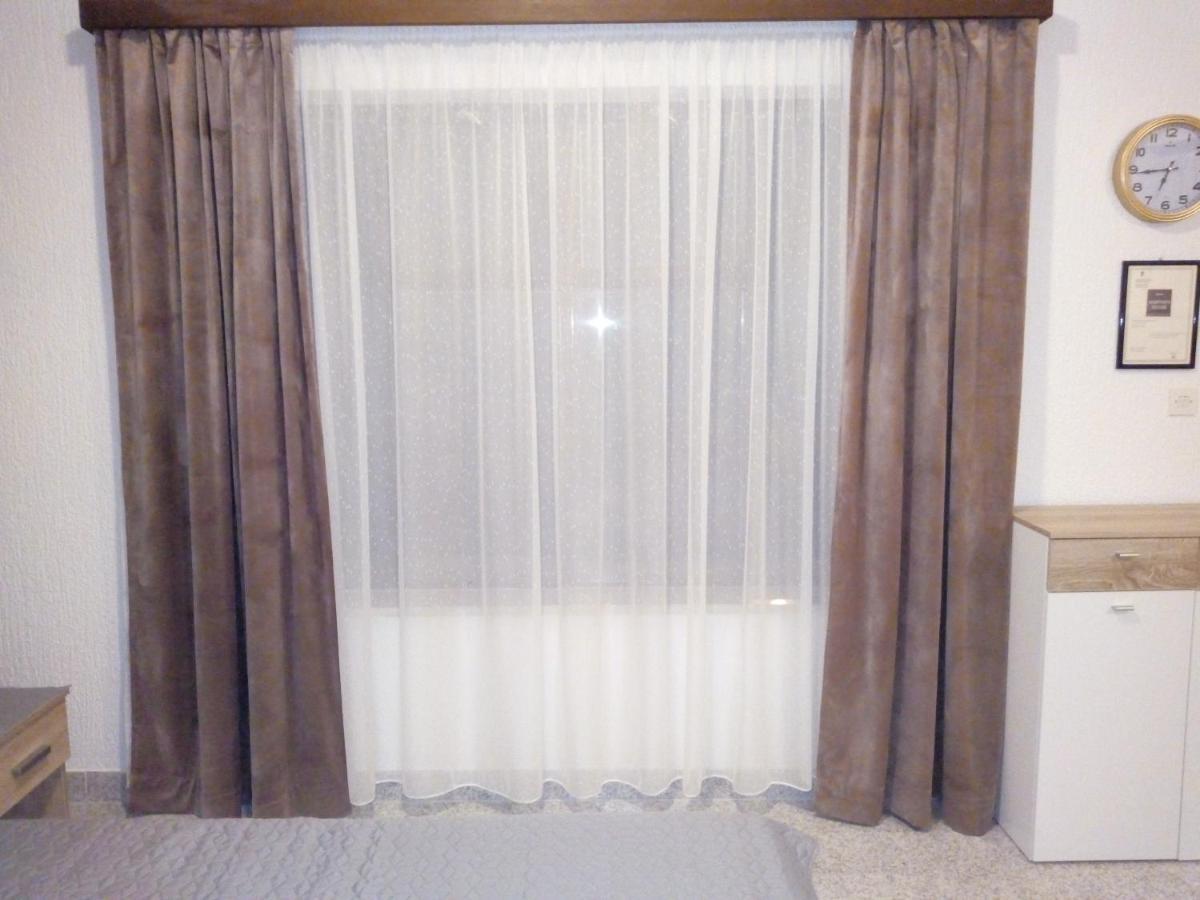 Apartmani Alma Pula Ngoại thất bức ảnh