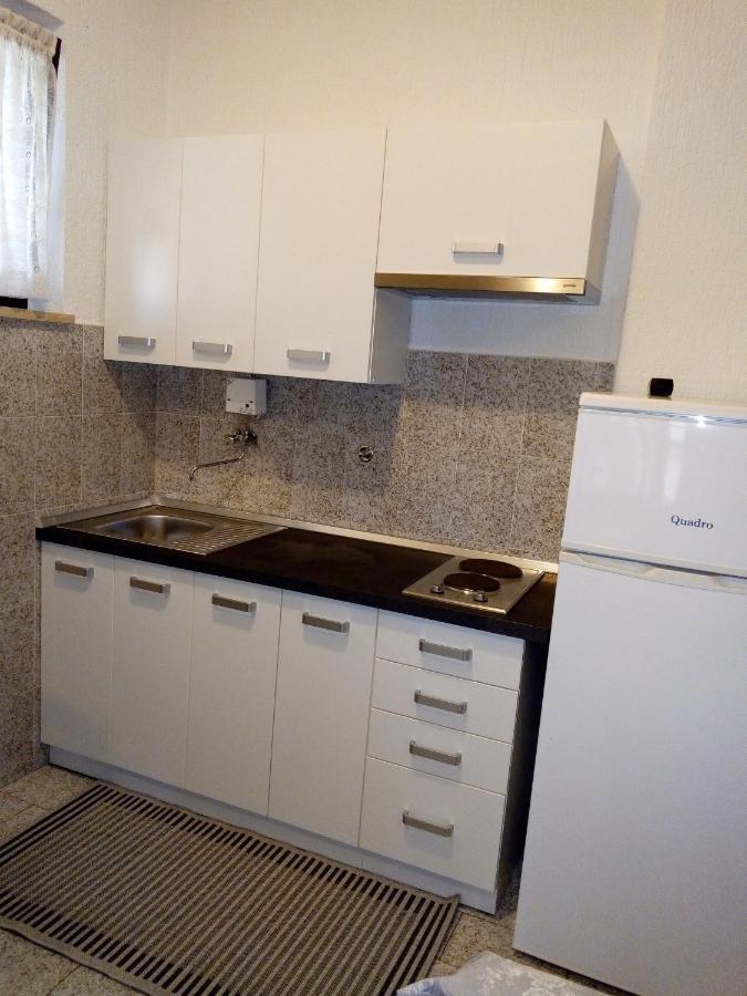 Apartmani Alma Pula Ngoại thất bức ảnh