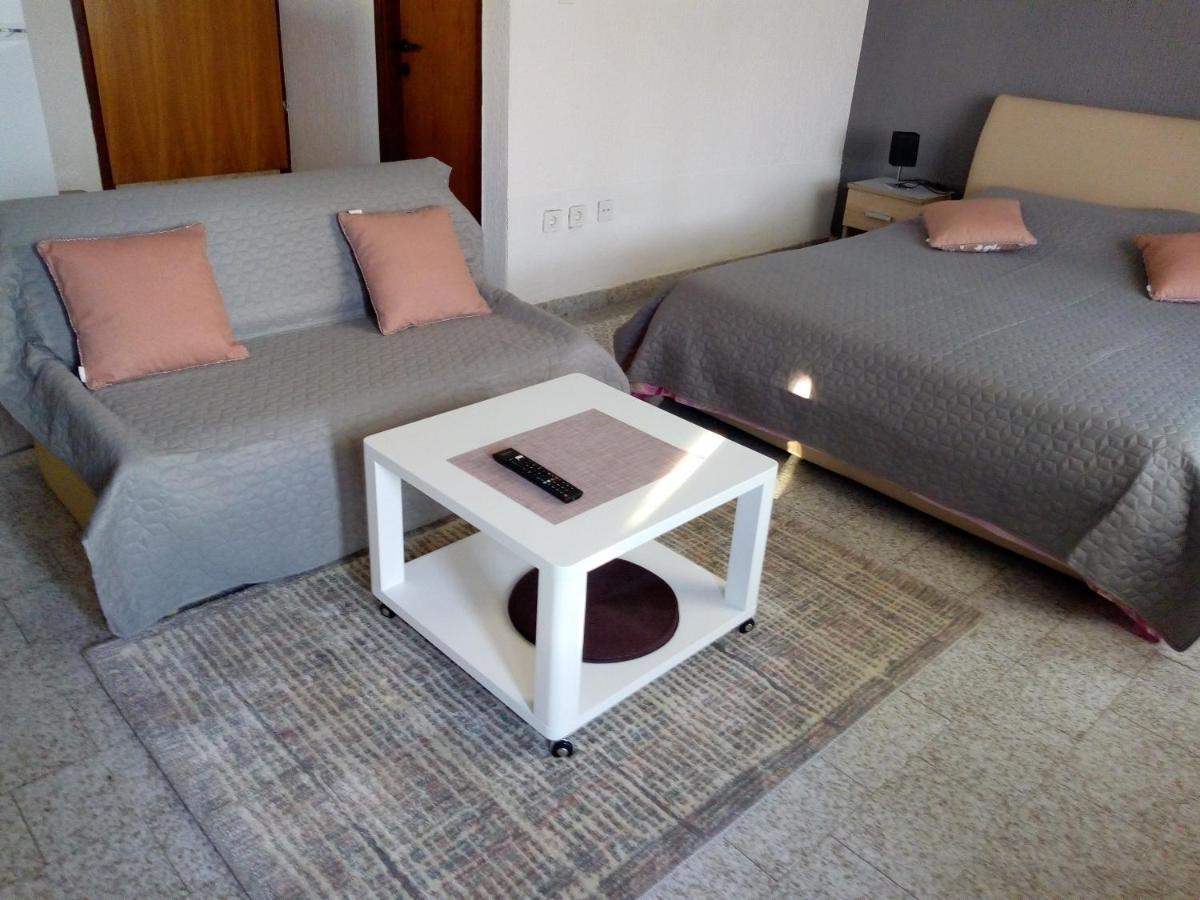 Apartmani Alma Pula Ngoại thất bức ảnh