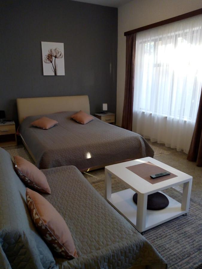 Apartmani Alma Pula Ngoại thất bức ảnh