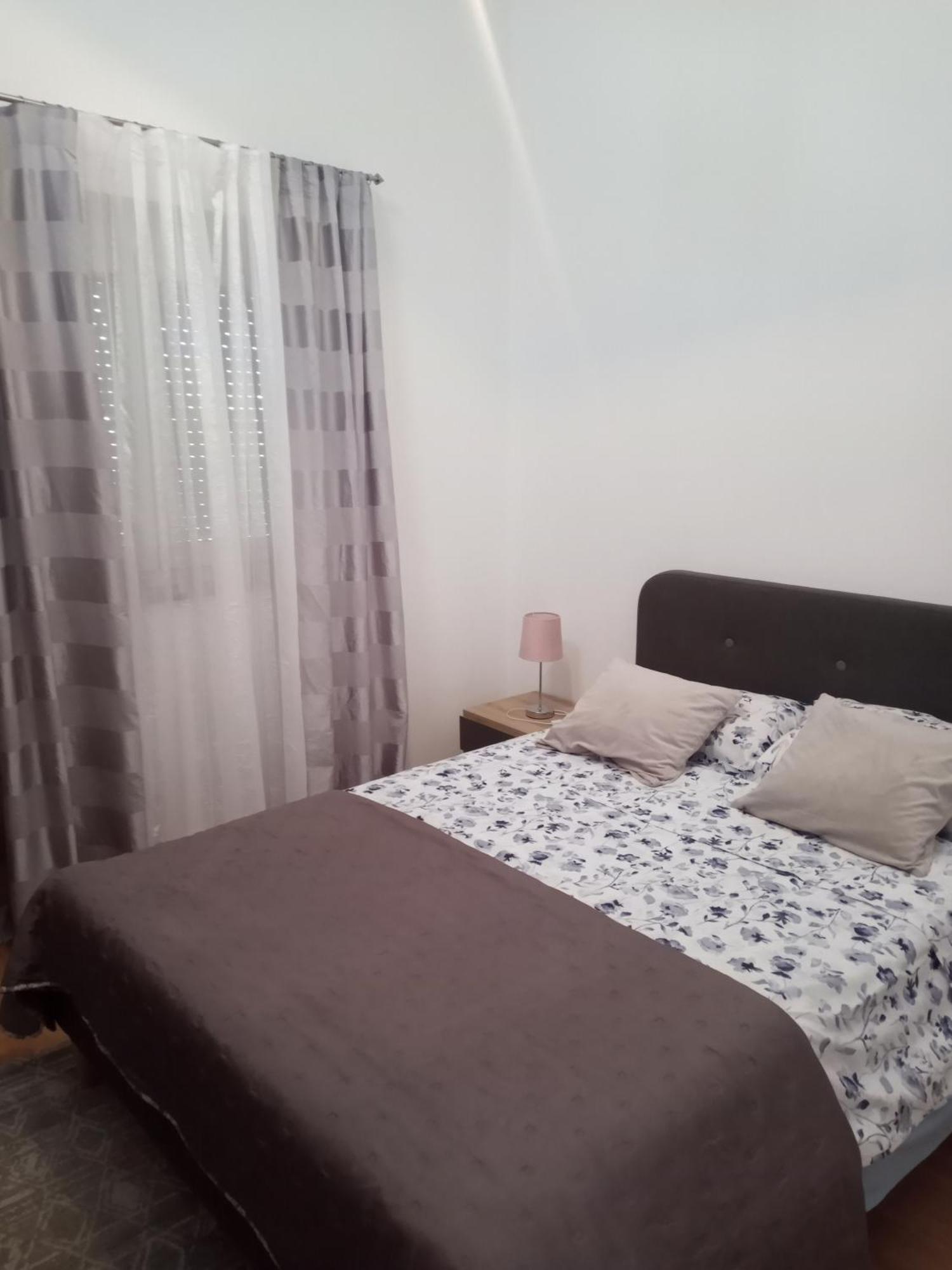 Apartmani Alma Pula Ngoại thất bức ảnh
