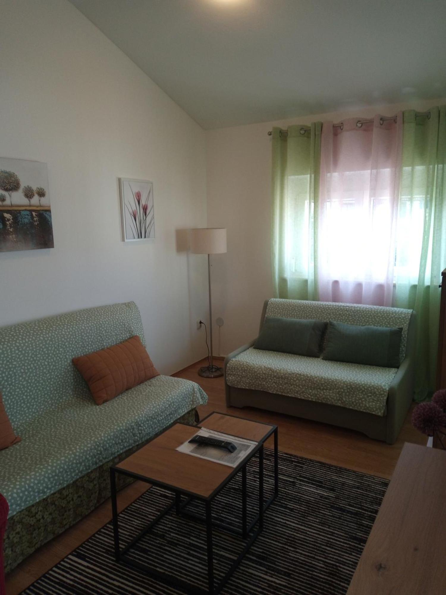 Apartmani Alma Pula Ngoại thất bức ảnh