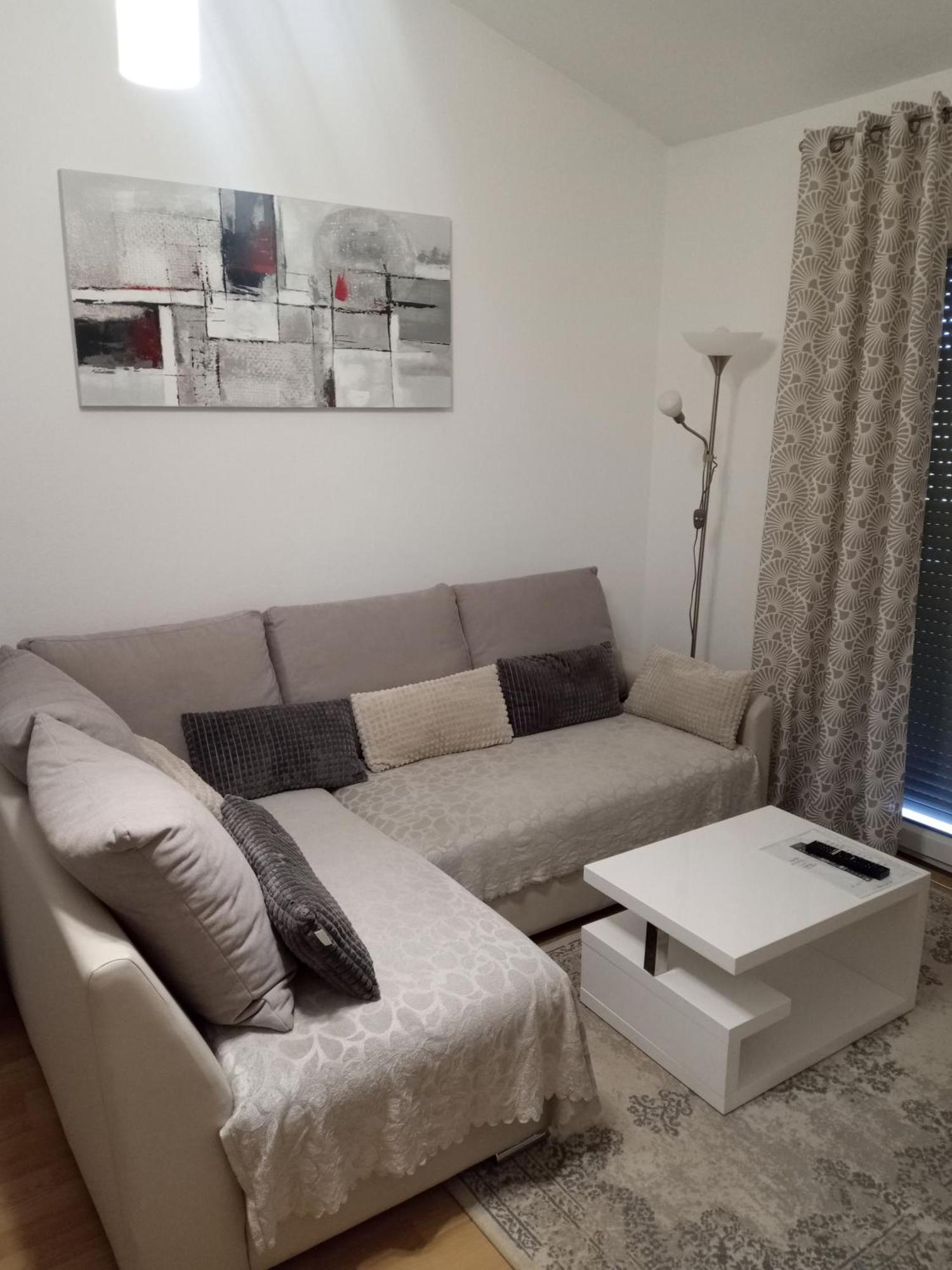 Apartmani Alma Pula Ngoại thất bức ảnh