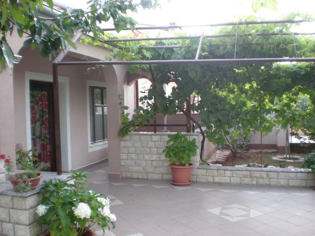 Apartmani Alma Pula Ngoại thất bức ảnh