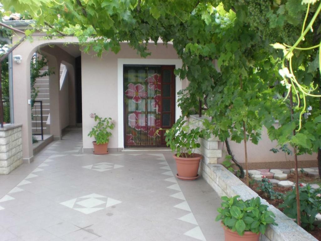 Apartmani Alma Pula Ngoại thất bức ảnh